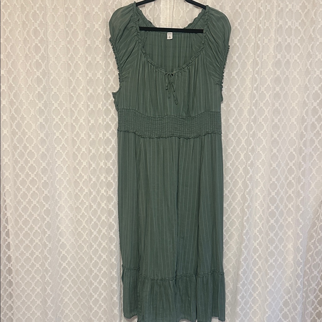 688 Old Navy Olive Maxi Dress